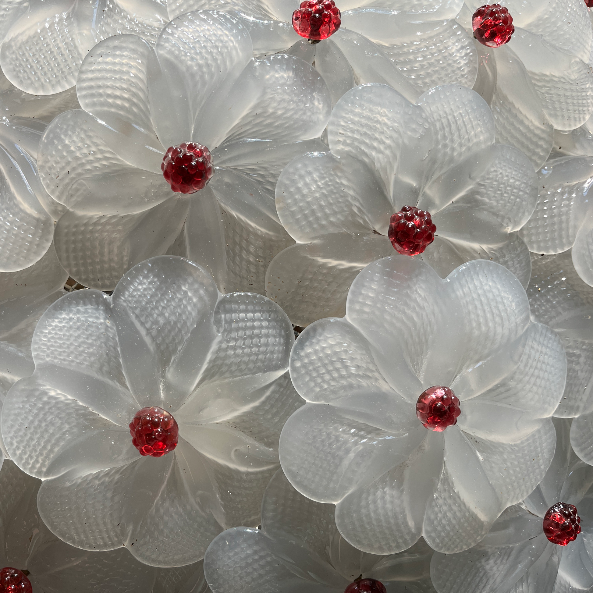50cm Murano Glass Flower Ceiling Light by Seguso - detail view